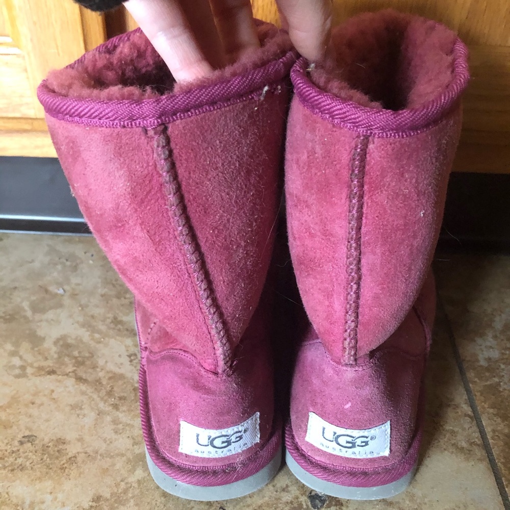 Women’s UGG Classic Short Boot - Raspberry